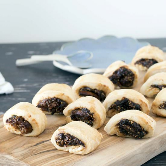 Homemade fig rolls - Recipe photo by Mandy Sneaky Veg