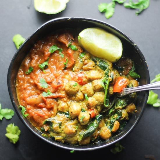COCONUT VEGAN CHICKPEA CURRY - Recipe photo by VeganWithCurves