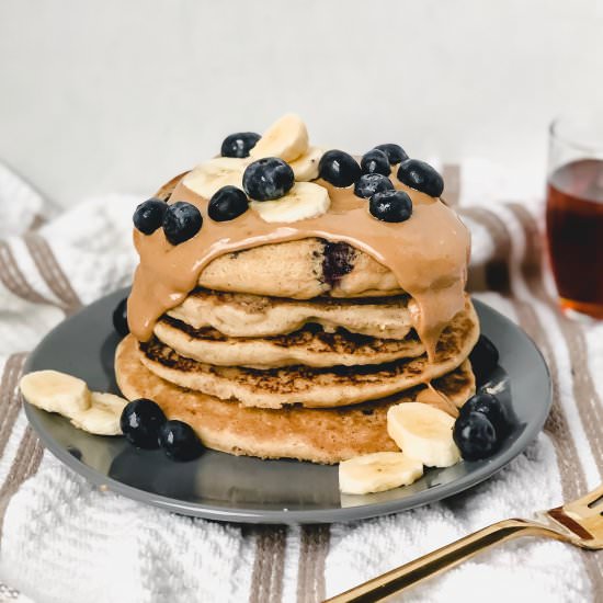 Easy Weekend Pancakes (vegan) - Recipe photo by Garlic-Head
