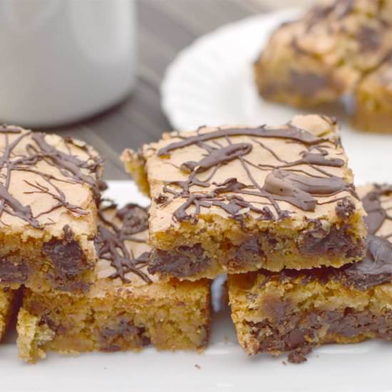 Peanut Butter Chocolate Chip Bars - Recipe photo by Share The Recipe
