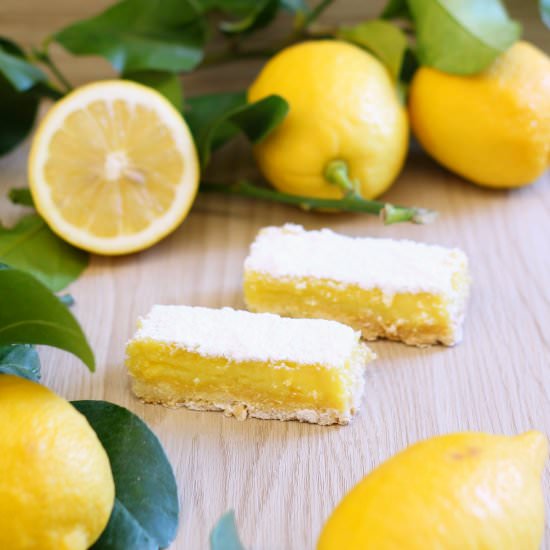 Lemon squares - Recipe photo by La Mora Romagnola