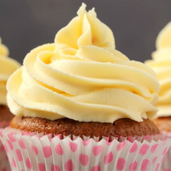 Vegan Buttercream Frosting - Recipe photo by lovingitvegan
