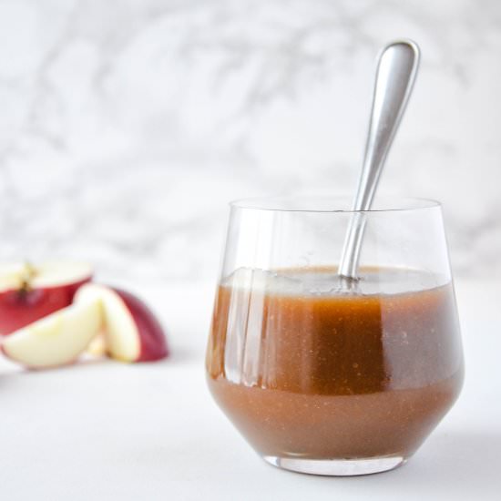 Easy Vegan Caramel Sauce - Recipe photo by Loud Bowl