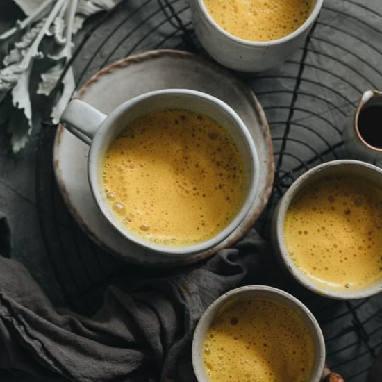 Vegan Turmeric Latte - Recipe photo by gastroplant