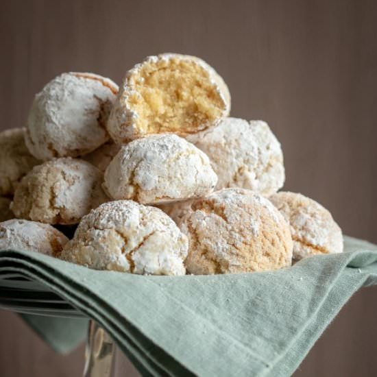 Amaretti Cookies Recipe - Recipe photo by letthebakingbegin