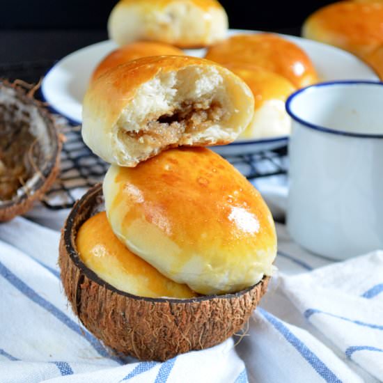 Pan de Coco - Recipe photo by thenotsocreativecook
