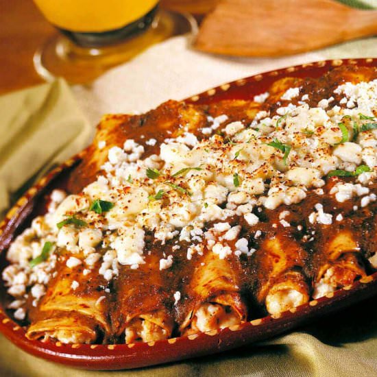 Red Chicken Enchiladas - Recipe photo by hgray001