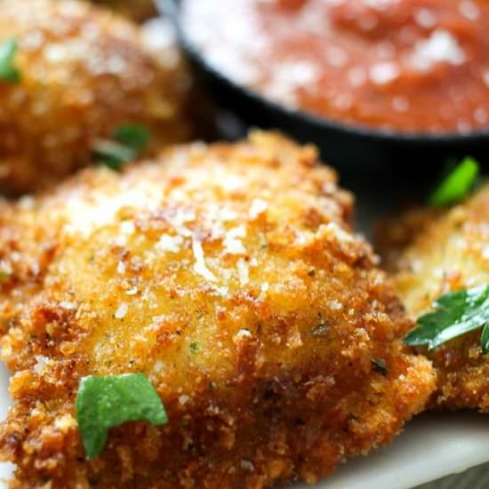 Baked Crispy Parmesan Ravioli - Recipe photo by Cooking Frog