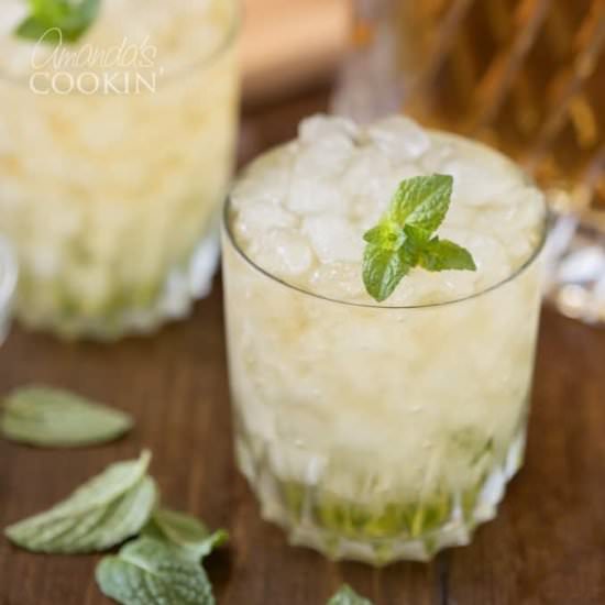 Mint Julep - Recipe photo by amandascookin