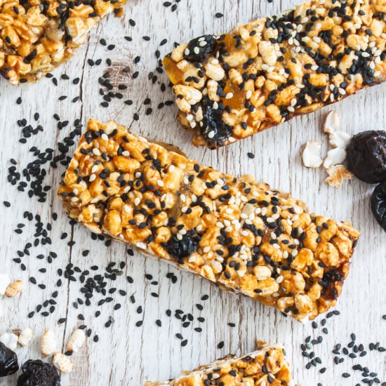 Sesame Puffed Rice Bars - Recipe photo by foodaciously