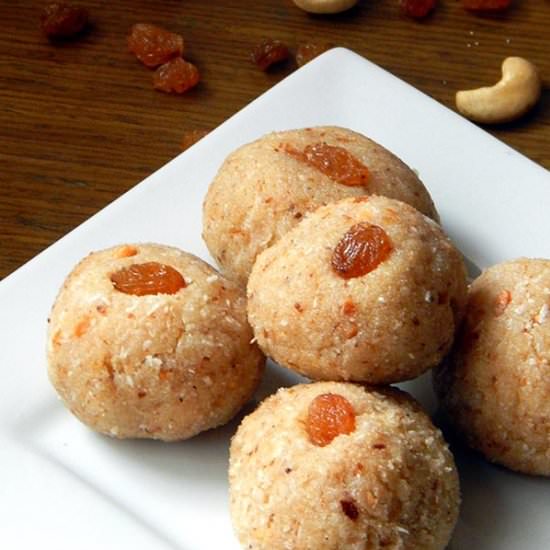 suji ladoo recipe with coconut - Recipe photo by therecipebucket