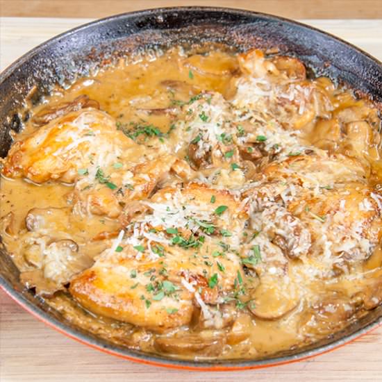Creamy Sherry and Thyme Chicken - Recipe photo by The Yum Yum Club