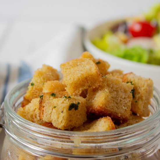 Garlic Croutons - Recipe photo by BeyondtheCoop