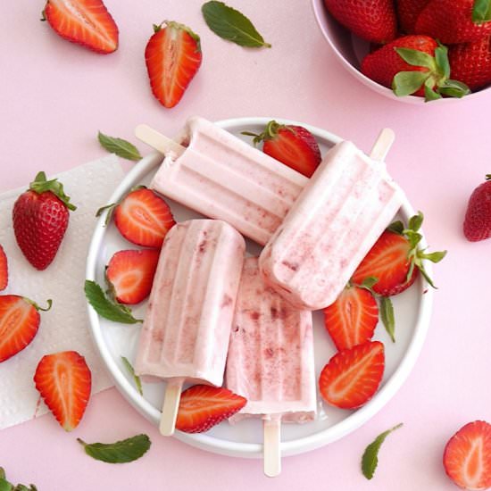 Strawberries and Cream Popsicles - Recipe photo by BirdsParty