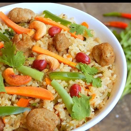 veg pulao recipe in pressure cooker - Recipe photo by therecipebucket