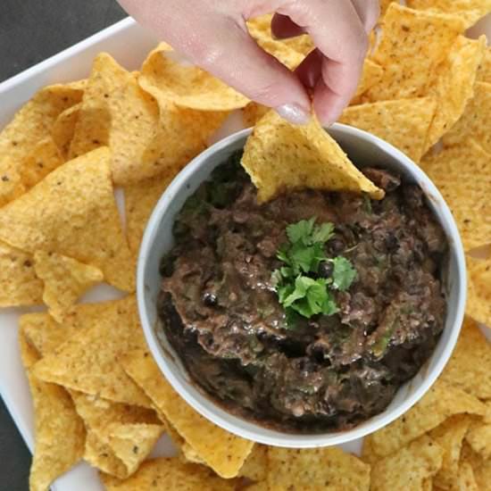 5-Ingredient Smoky Black Bean Dip - Recipe photo by glueandglitter