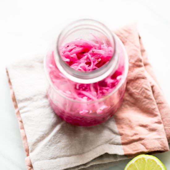 Mexican pickled onions - Recipe photo by piloncilloyvainilla