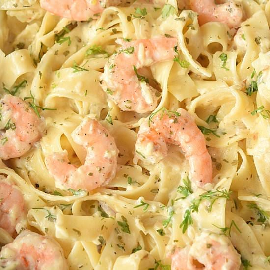 Shrimp Fettuccine Alfredo - Recipe photo by Savory Bites