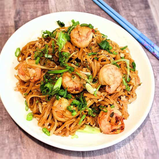 Homemade Shrimp Pad Thai - Recipe photo by piggyout
