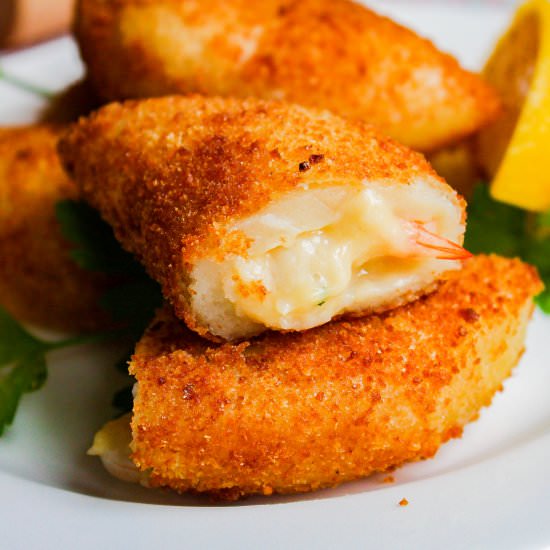 PORTUGUESE SHRIMP TURNOVERS RISSÓIS - Recipe photo by Home. Made. Interest.