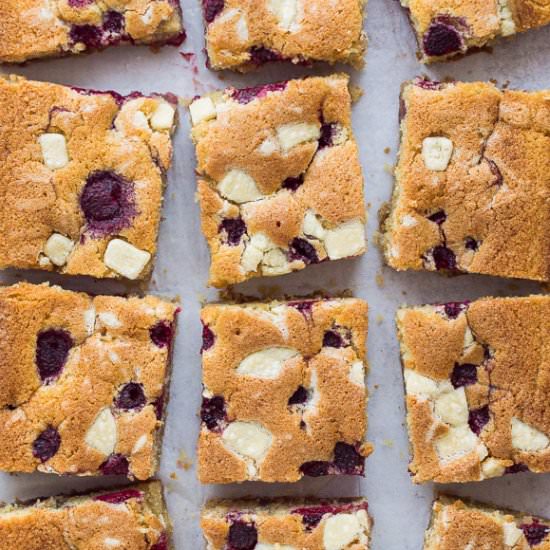Raspberry and white chocolate cake - Recipe photo by Domestic Gothess