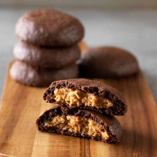 Peanut Butter Chocolate Cookies - Recipe photo by El Mundo Eats
