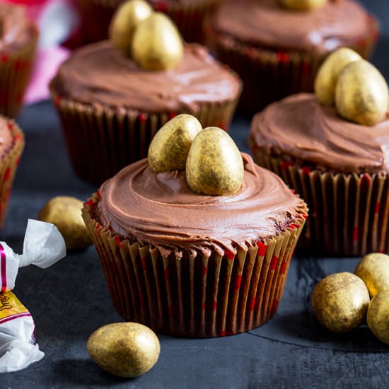 Galaxy Golden Egg Cupcakes - Recipe photo by anniesnomsblog