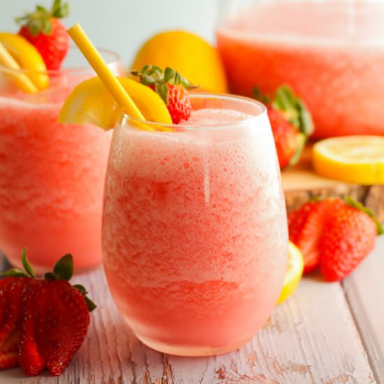 Sugar Free Strawberry Lemonade - Recipe photo by HugForYourBelly