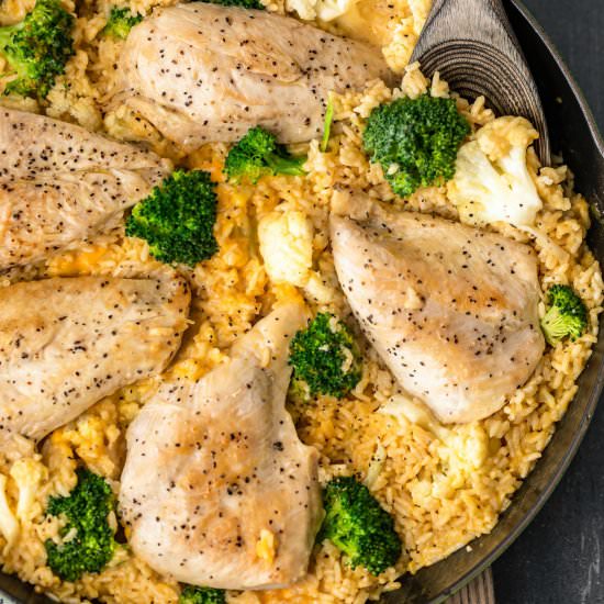 One Pot Cheesy Chicken and Rice - Recipe photo by Easy Chicken Recipes