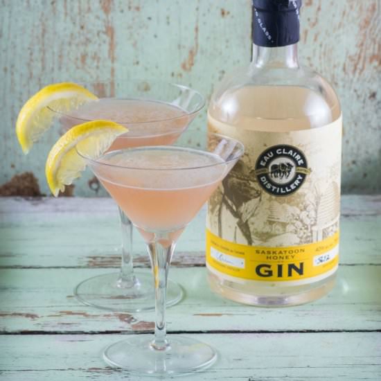 Saskatoon Honey Gin Bramble - Recipe photo by noshingwiththenolands