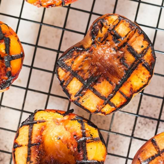 Grilled Peaches - Recipe photo by currytrail