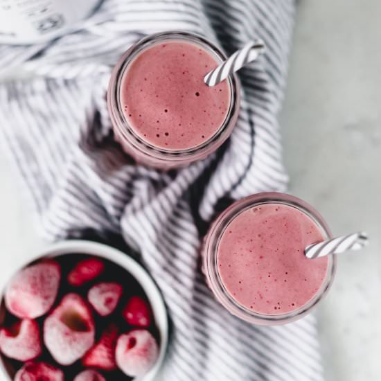 Strawberry Smoothie Recipe - Recipe photo by Simplylakita