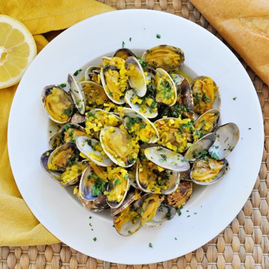 Spanish Style Steamed Clams - Recipe photo by Spain on a Fork