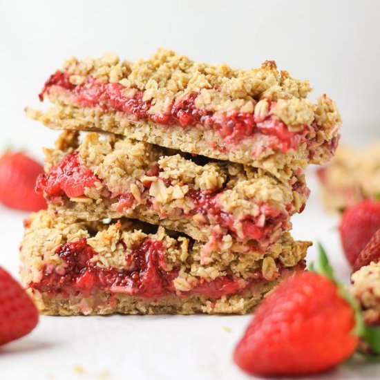 Strawberry Oatmeal Bars - Recipe photo by VeganWithCurves