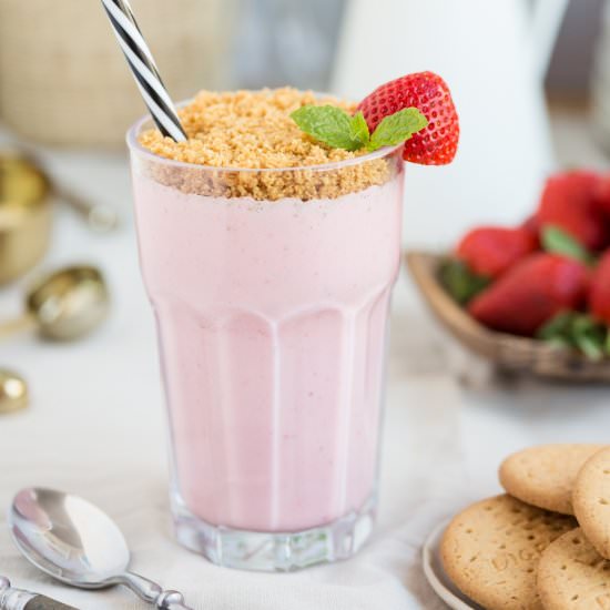 Strawberry cheesecake smoothie - Recipe photo by electricbluefood
