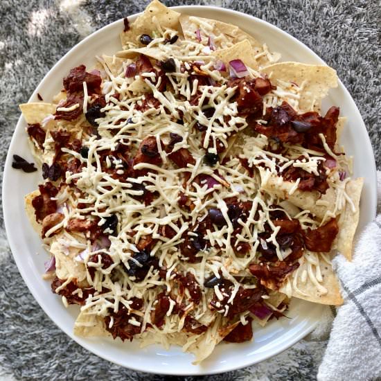 Vegan Pulled No-Pork Nachos - Recipe photo by HookedOnPlants
