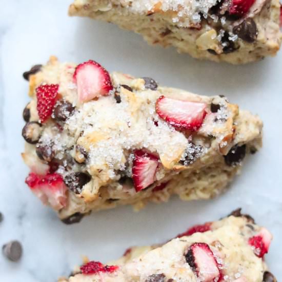 Easy Vegan Scones with Strawberries - Recipe photo by veganblueberry