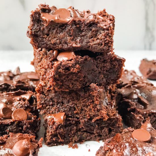 Almond Butter Zucchini Brownies - Recipe photo by daisybeet
