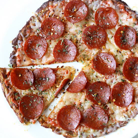 cauliflower pizza crust - Recipe photo by vered