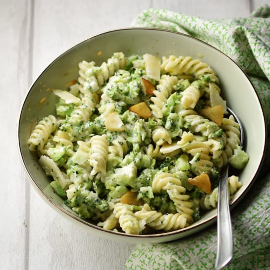 Healthy Broccoli Pasta Alfredo - Recipe photo by everydayhealthyrecipes