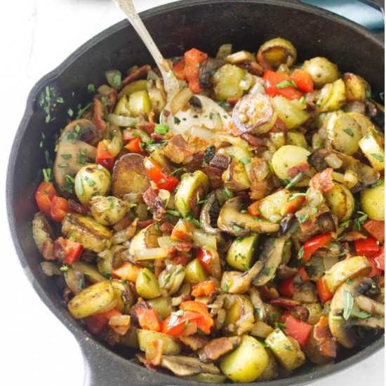 Breakfast potato skillet - Recipe photo by Savorthebest