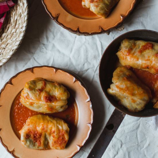 Vegan sauerkraut rolls (sarme) - Recipe photo by curryandlove