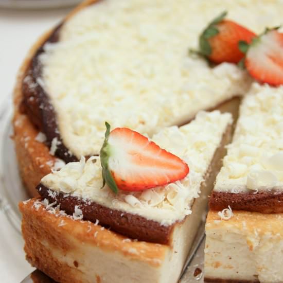 White Chocolate Cheesecake - Recipe photo by lilcookieblog