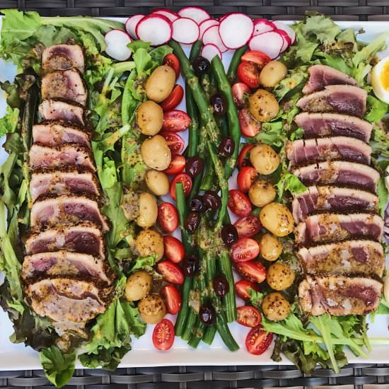 Tuna Nicoise Salad - Recipe photo by themigonikitchen