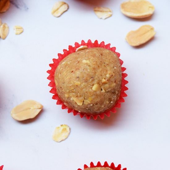 Peanut Butter Energy Balls - Recipe photo by ADkitchen