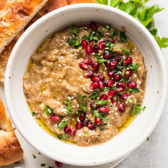 Smoky aubergine dip (V,GF) - Recipe photo by lazycatkitchen