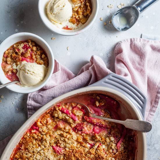 Warm Vanilla Rhubarb Crisp - Recipe photo by olive_and_mango