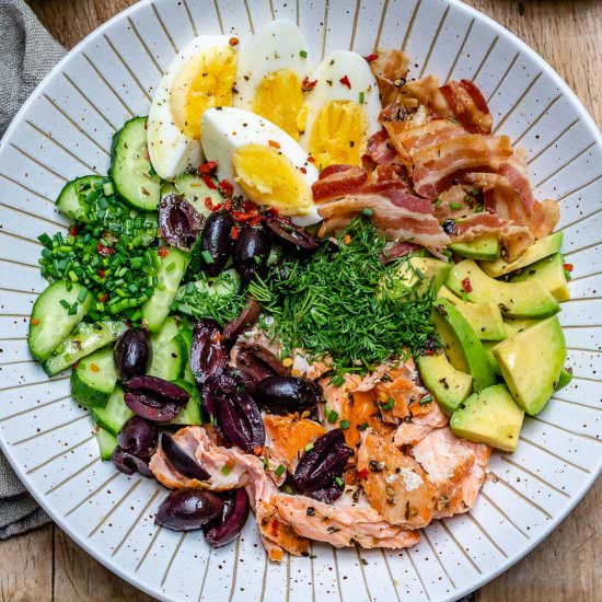 Seared Salmon Avocado Salad - Recipe photo by Blondelish.com