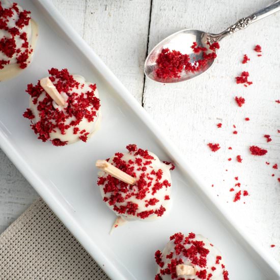 Red Velvet Cake Pops - Recipe photo by inthekitchnet