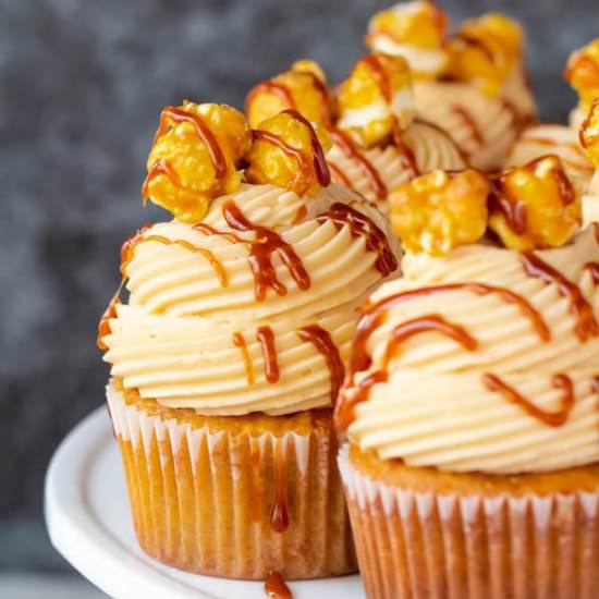 Caramel Popcorn Cupcakes - Recipe photo by QueensleeAppetit